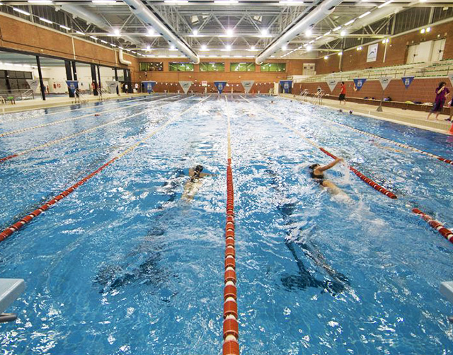 Actividades deportivas individuales: natación en las piscinas de Paco Yoldi de Donostia. GKAI - Ciclo Superior